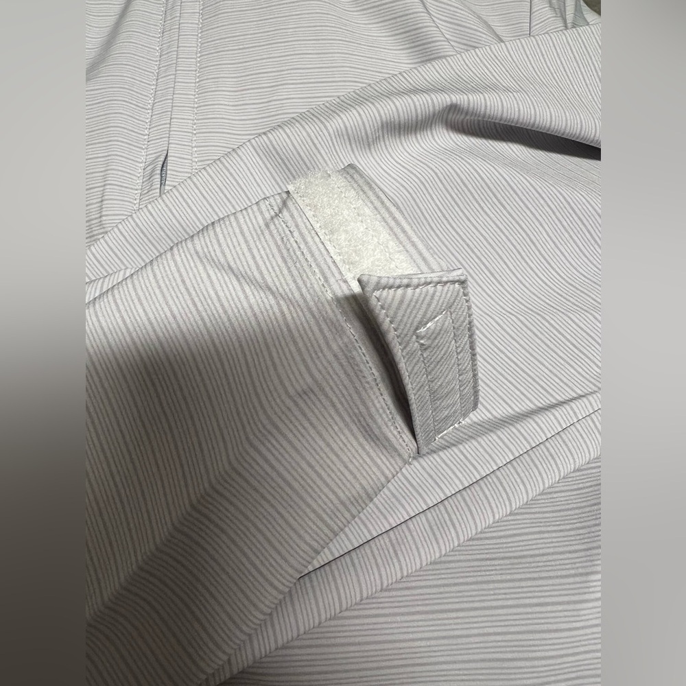 Travis Mathew Luca quarter zip golf windbreaker - Picture 8 of 9